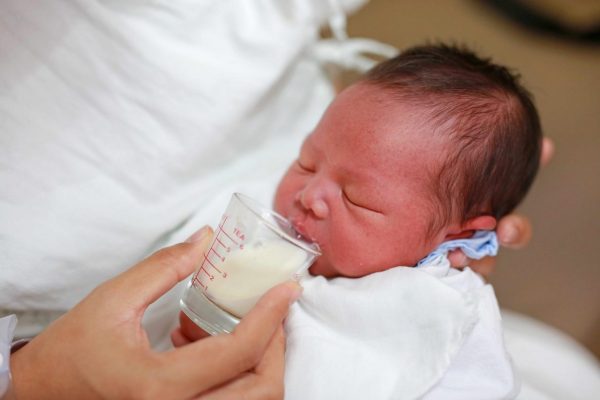 bebé leche